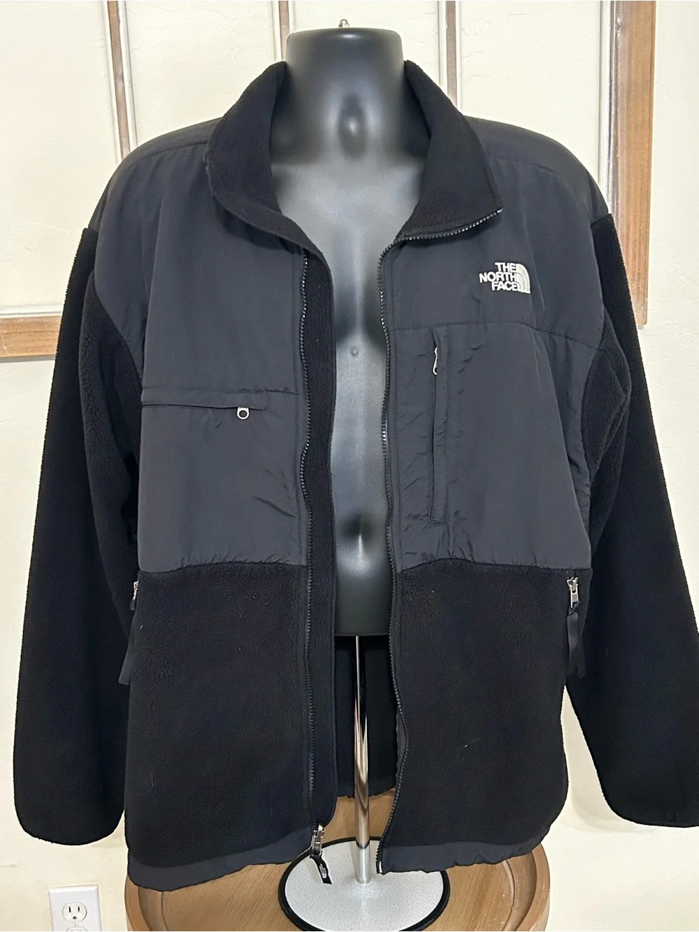 The North Face Men’s Black Fleece Jacket - Full Zip